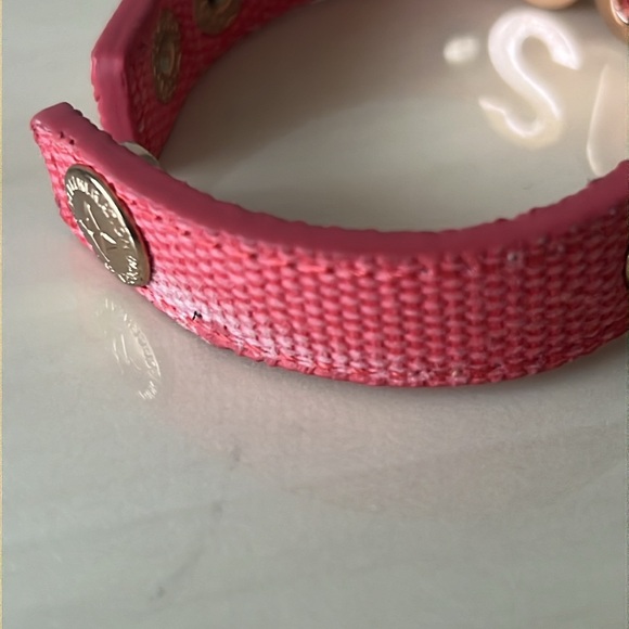 BCBGeneration Besos Affirmation Bracelet - Picture 3 of 8